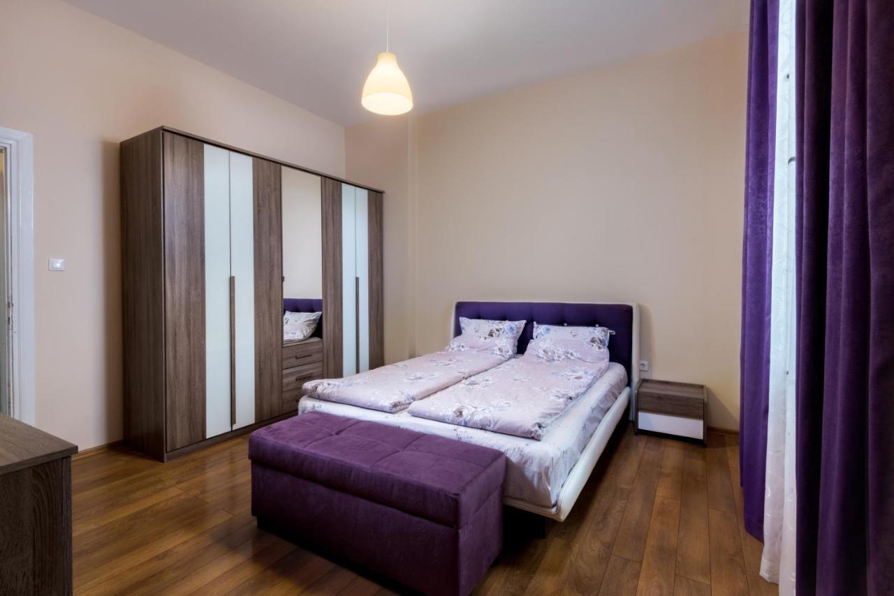 Family Apartment - Comfort In The Center Burgas Exterior photo